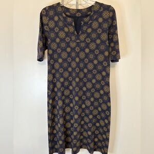 🔥FLASH SALE Indigo Navy w gold pattern Sheath Dress Short Sleeve Crew Neck.